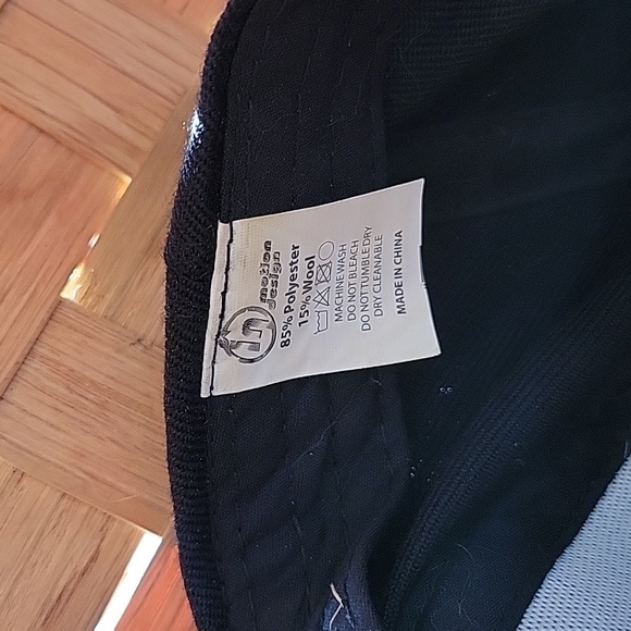 Slurpee 50th Limited EDITION BLACK CAP, NEON LOGO, WHITE LETTERING, 2016 STICKER - Picture 5 of 5